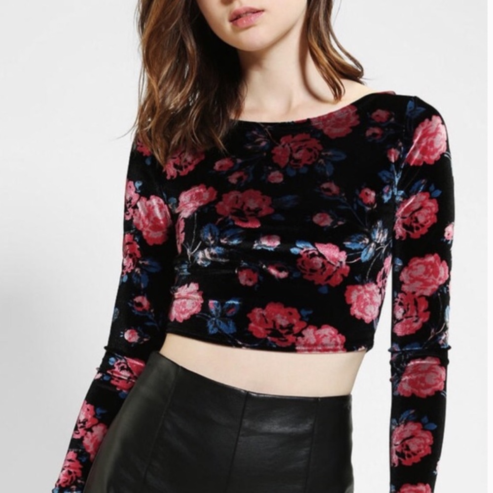 (3/$25) Urban outfitters kimchi blue velvet crop top